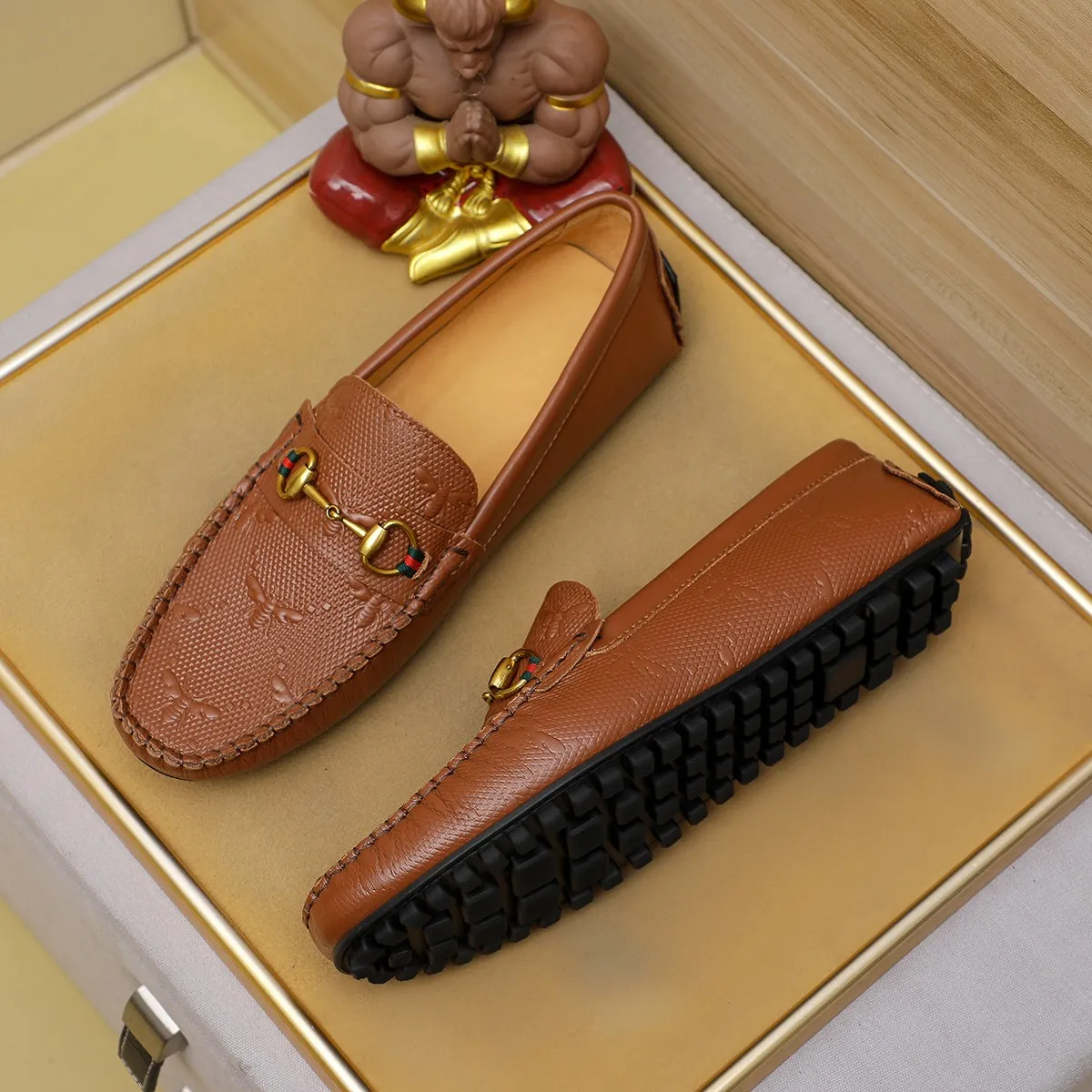 Men's shoes💰380💰🕷🕷️【 GUCCI 】Gucci's best-selling trendy men's casual slip-on shoes 🇨🇳Official website original 1:1 mold 💯Original quality, fine workmanship ☘Fashionable and versatile, perfect shape, comfortable on the feet 🍓Trendy men's recommended model, imported cowhide on the top layer 🎋High-quality pigskin lining, rubber wear-resistant and non-slip outsole, high-end atmosphere, worth owning 🍉Optional 38-44